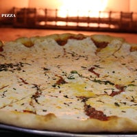 9/26/2017 tarihinde Mangiamo Pizza - Restaurant - Cateringziyaretçi tarafından Mangiamo Pizza - Restaurant - Catering'de çekilen fotoğraf