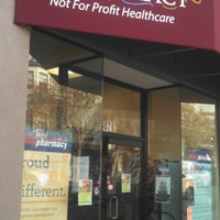 Foto tomada en AHF Pharmacy - CASTRO (SF)  por Eddie N. el 11/27/2012