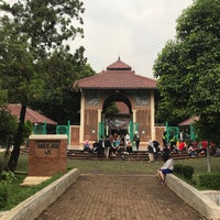 Photo taken at Masjid Ukhuwah Islamiyah (Mesjid UI) by Ronald B. on 4/21/2019