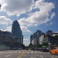 Photo taken at Yeouido Stn. by Kevin H. on 6/22/2023