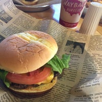 Photo taken at Wayback Burgers by Nas.ad on 7/30/2017
