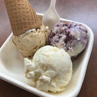 Foto scattata a Jeni&amp;#39;s Splendid Ice Creams da Eileen il 7/13/2017