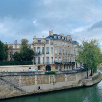 Photo taken at Quai d’Anjou by Hugh S. on 10/3/2020