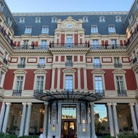 รูปภาพถ่ายที่ Hôtel du Palais โดย Hugh S. เมื่อ 9/19/2022