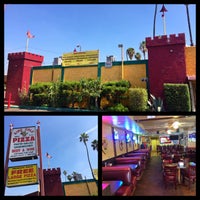 4/28/2016 tarihinde Offbeat L.A.ziyaretçi tarafından King Cole Pizza'de çekilen fotoğraf