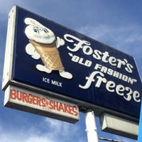 Photo taken at Fosters Freeze by Offbeat L.A. on 4/4/2016