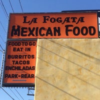 Снимок сделан в La Fogata Mexican Restaurant &amp;amp; Catering пользователем Offbeat L.A. 4/17/2015