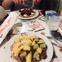 Photo taken at Waffle&amp;#39;cı Akın by Nilay U. on 8/15/2018