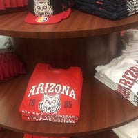 Foto tirada no(a) The University of Arizona Bookstores por Allie F. em 10/8/2019