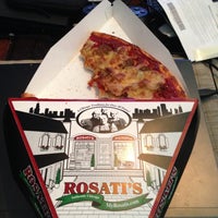 Foto scattata a Rosati&amp;#39;s Pizza da Jim M. il 4/27/2013