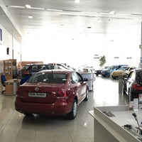 Photo taken at Автосалон VW «Атлант-М» by Владимир on 9/10/2016