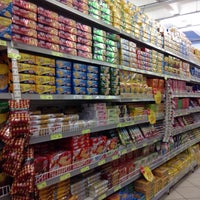 Photo taken at Supermercado Jacaré by Virgílio F. on 12/19/2015