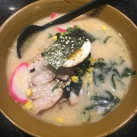 Foto scattata a Sushi 88 &amp;amp; Ramen da M C. il 11/8/2017