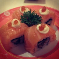 Photo taken at Sakae Sushi by MOTLEY G. on 10/31/2014