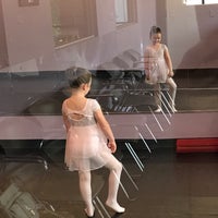 Das Foto wurde bei Reflections Dance Of McKinney von Heather F. am 6/17/2017 aufgenommen