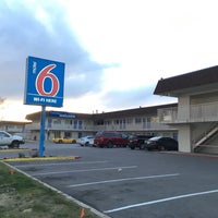 Photo taken at Motel 6 by Chichibugou on 5/3/2019