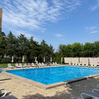 Photo taken at Hrazdan Hotel Pool by Delaram on 7/10/2021