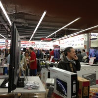 Photo taken at MediaMarkt by Ricardo on 1/31/2013