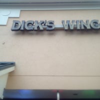 9/4/2013에 Steve F.님이 Dick&#39;s Wings &amp; Grill에서 찍은 사진