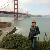 Foto tomada en *CLOSED* Golden Gate Bridge Walking Tour  por Elena el 4/24/2013