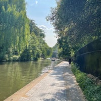 Photo taken at Regent&amp;#39;s Canal by Münevver B. on 6/25/2023