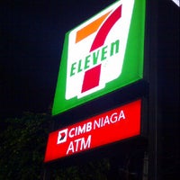 Photo taken at 7-Eleven by donnie d. on 12/4/2012