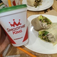 Photo taken at Smoothie King by qinqin on 6/8/2014