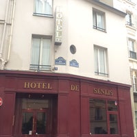 Photo taken at Hôtel de Senlis by ᧒𐑵𐑥𐑞੬𐑾ɛ / on 9/22/2015