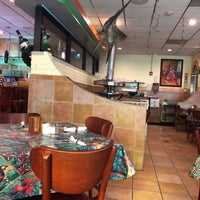 Foto diambil di Las Palmas Mexican Restaurant and Bar oleh Orlando K. pada 7/10/2018