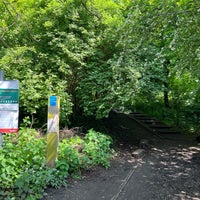 Photo taken at Parkland Walk (Crouch End to Highgate section) by I B. on 5/14/2023
