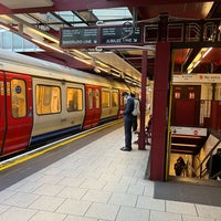 Photo taken at Platform 3 (S&amp;#39;bound Metropolitan) by I B. on 1/17/2022