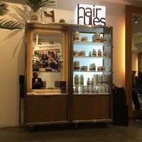 4/19/2017 tarihinde Jennifer H.ziyaretçi tarafından Hair Rules Salon'de çekilen fotoğraf