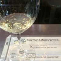 Foto tirada no(a) Kingman Estate Winery por This Mom W. em 9/19/2015