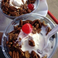 Photo taken at Andy&amp;#39;s Frozen Custard by Pichpeach on 5/18/2014