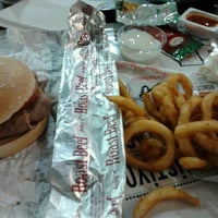 Photo taken at Arby&#39;s by Seden Y. on 11/6/2011