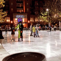 11/27/2020にMutlaq .がPentagon Row Ice Skating Rinkで撮った写真