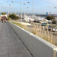 Foto diambil di Passeio Marítimo de Oeiras oleh Joao N. pada 12/29/2012