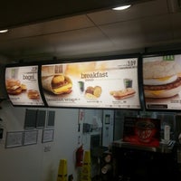 Photo prise au McDonald&amp;#39;s par John-Cortin F. le11/17/2012