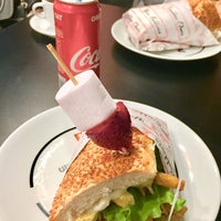 Foto scattata a Kuzen&amp;#39;s Fast Food da Gizem N. il 3/10/2018