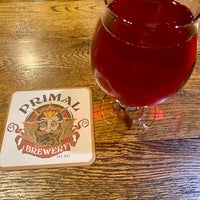 Foto tirada no(a) Primal Brewery por Brenda M. em 11/11/2021