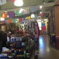รูปภาพถ่ายที่ Melissa Guerra Latin Kitchen Market โดย JenKudu เมื่อ 4/23/2016