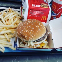Photo taken at McDonald&amp;#39;s by Serdar Ç. on 6/14/2018