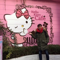 Photo taken at Hello Kitty Cafe by Haza K. on 12/27/2016