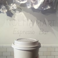 5/24/2016 tarihinde Floraziyaretçi tarafından Nolita Mart &amp;amp; Espresso Bar'de çekilen fotoğraf