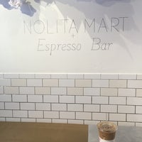 5/17/2016 tarihinde Floraziyaretçi tarafından Nolita Mart &amp;amp; Espresso Bar'de çekilen fotoğraf
