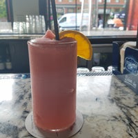 Foto tomada en Ignite Kitchen + Cocktails  por Candis el 8/9/2017