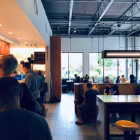 Photo taken at Chipotle Mexican Grill by Allen C. on 9/22/2018