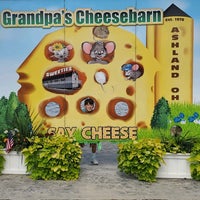 Foto tomada en Grandpa&amp;#39;s CheeseBarn  por Joe B. el 9/1/2021