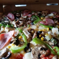 Photo taken at Pieology Pizzeria by Jes T. on 5/11/2018