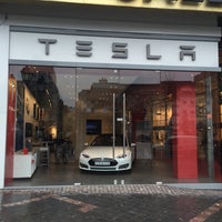 Photo taken at Tesla Store by Martin V. on 12/1/2015